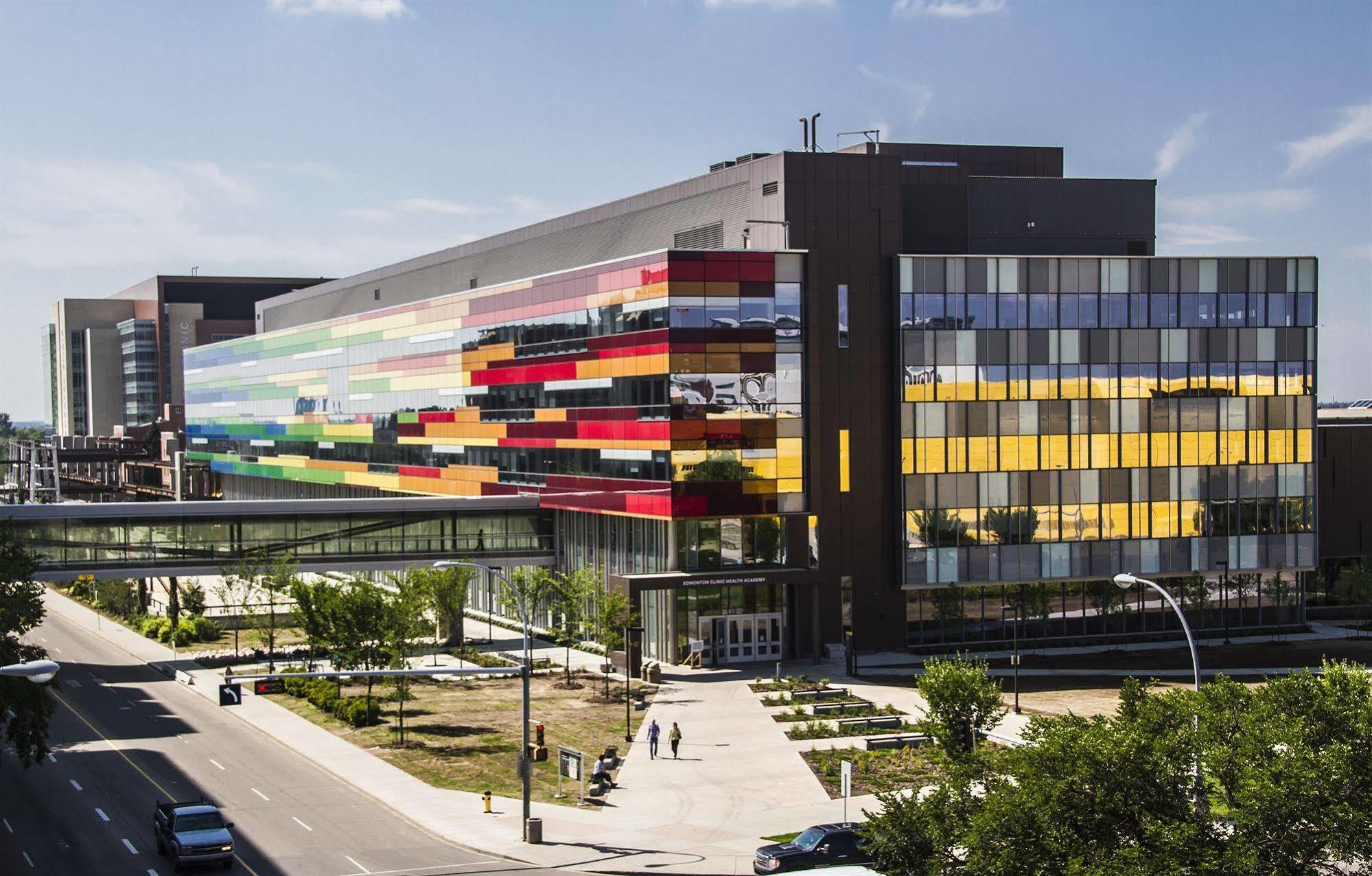 University Of Alberta - Hotel Edmonton Extérieur photo